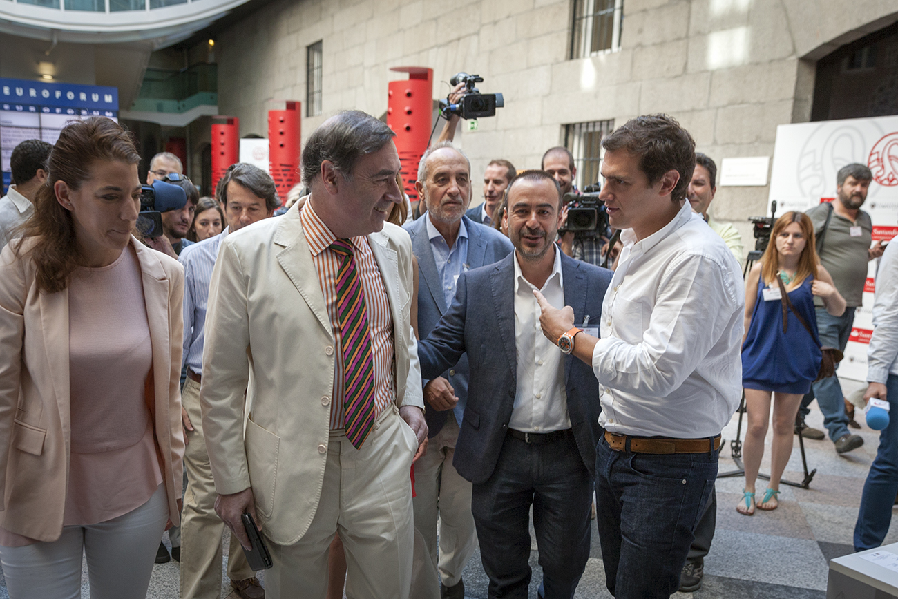 Rivera insiste en la regeneración política como prioridad para España